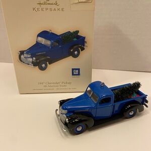 Hallmark 1947 Chevrolet Pickup All American Trucks Ornament - Cream and Black